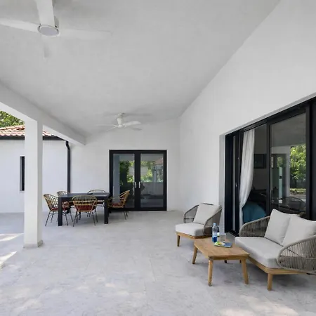 Villa Lyra - Modern 4-star In Istria Sinozici