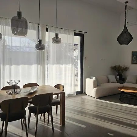 Villa Lyra - Modern 4-star In Istria *