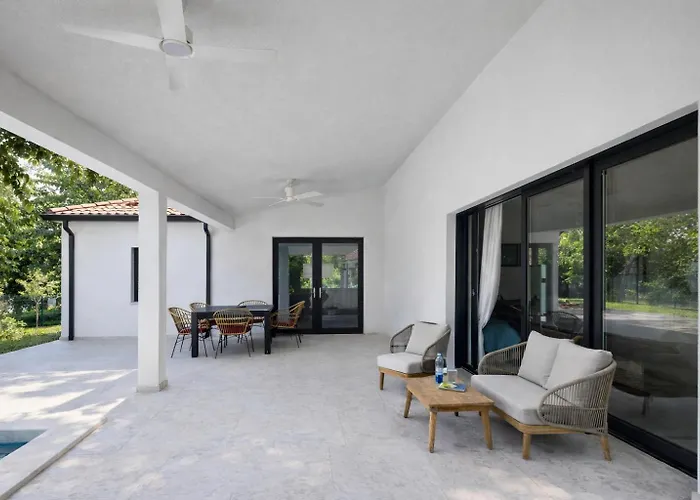 Villa Lyra - Modern 4-star In Istria Sinozici